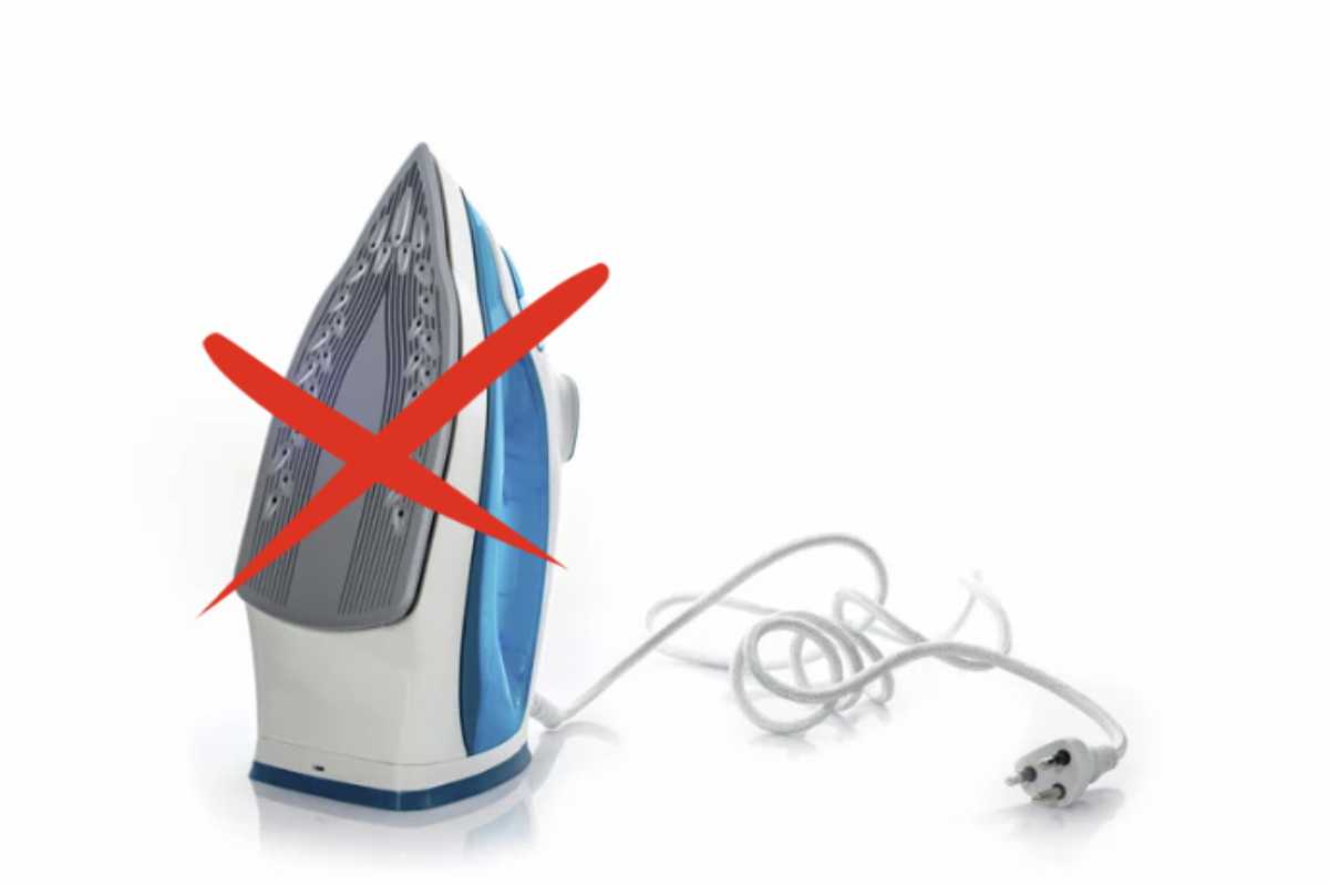 Trucco da urlo: niente più pieghe, niente più scottature, il ferro da stiro diventa inutile