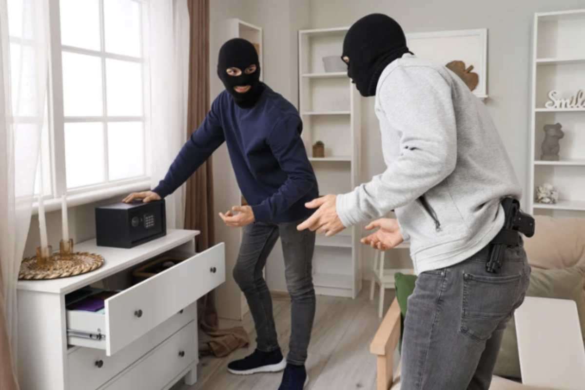 L’Italia, paese con un patrimonio immobiliare vasto e spesso soggetto a tentativi di furto, vede la sicurezza domestica al centro di molte discussioni.