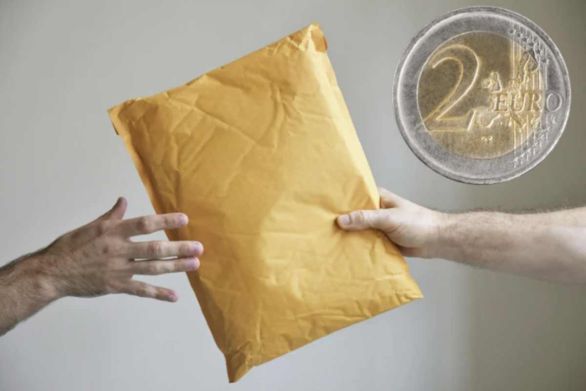 Tassa sui pacchi, scatta la stangata: le nuove istruzioni per pagare i 2 euro senza scappatoie