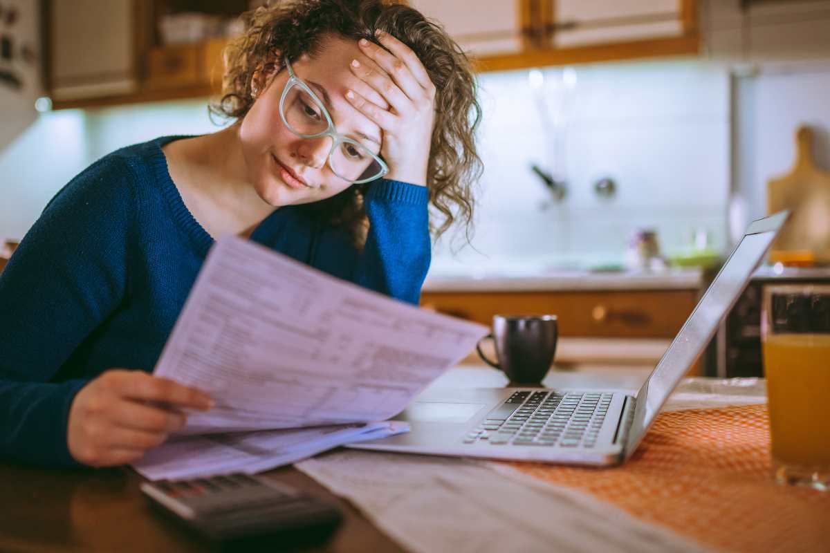 Bollette alle stelle d’inverno, ho risolto con questo trucco geniale: ti basta un ripiano