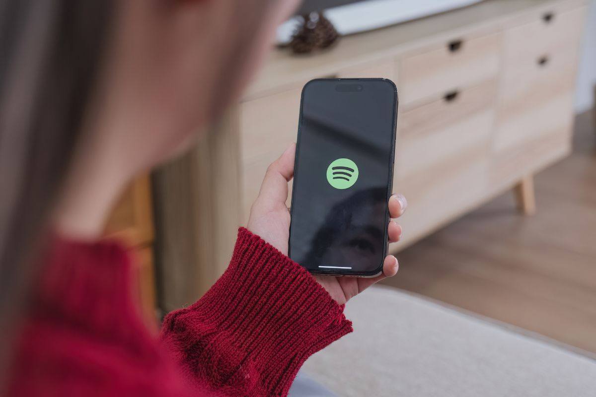 Spotify, doccia fredda per gli utenti: da quando aumenteranno i prezzi